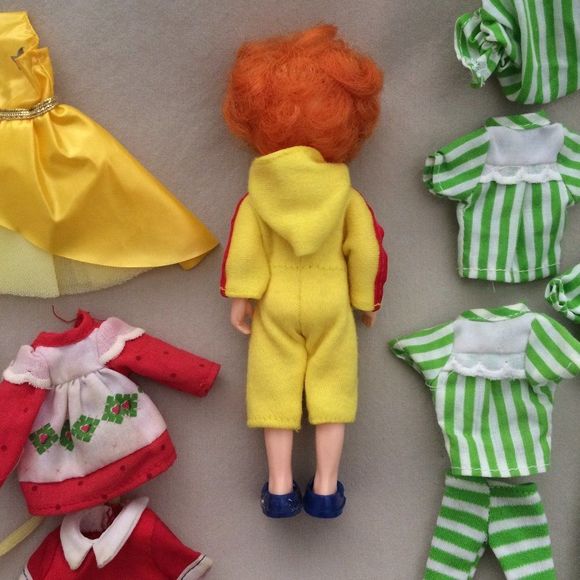 Vintage Little Orphan Annie Doll With Multiple Outfits - Picture 5 of 6